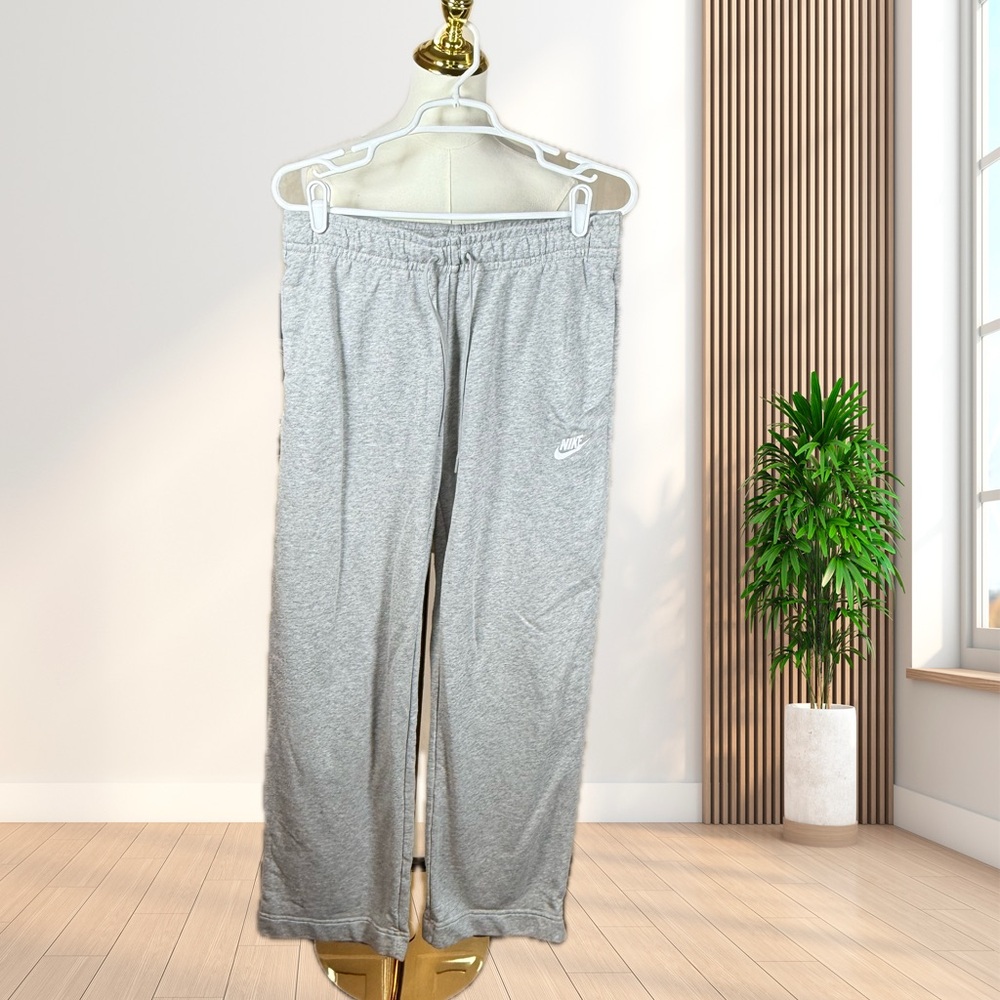 Nike Women's Gray SweatPants